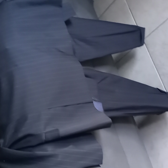 Enzo Tovare Collection Made in Italy Black pin stripped men's suit. - Picture 12 of 12